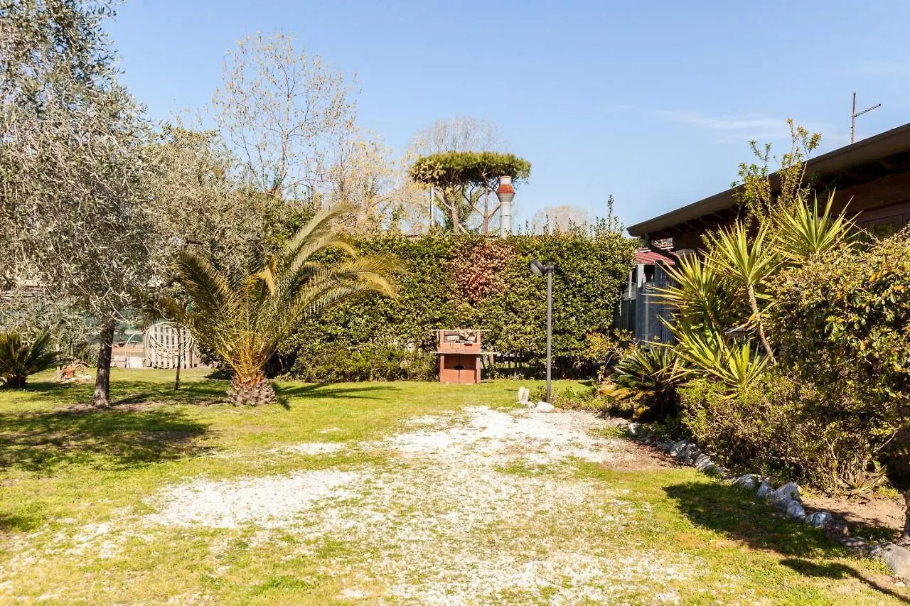 Villa Casina Del Glicine à Massa  Italie