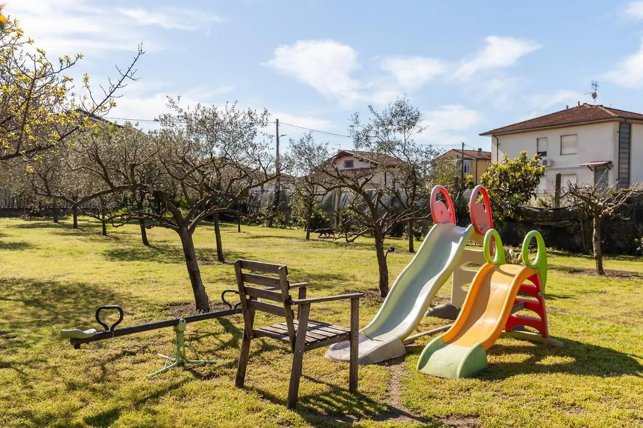 Casina Del Glicine Villa Massa  Holiday home